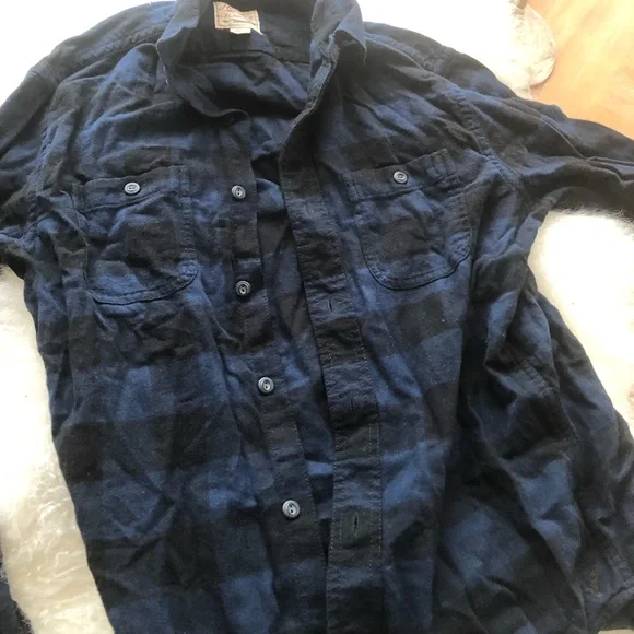 In EUC American Eagle heritage edition men’s flannel LS button down Size small!! - Picture 2 of 4